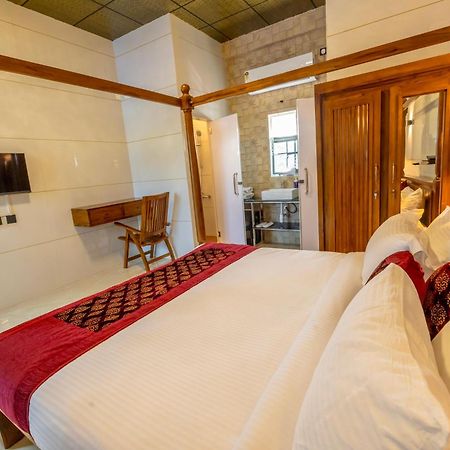 Willington & Harbour View Residency Hotell Kochi Exteriör bild