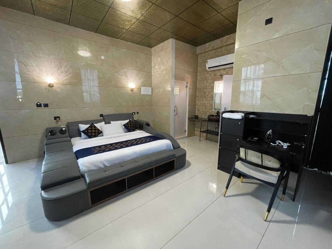 Willington & Harbour View Residency Hotell Kochi Exteriör bild