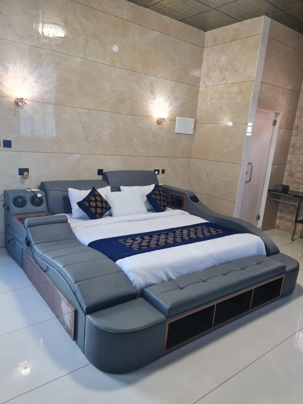 Willington & Harbour View Residency Hotell Kochi Exteriör bild