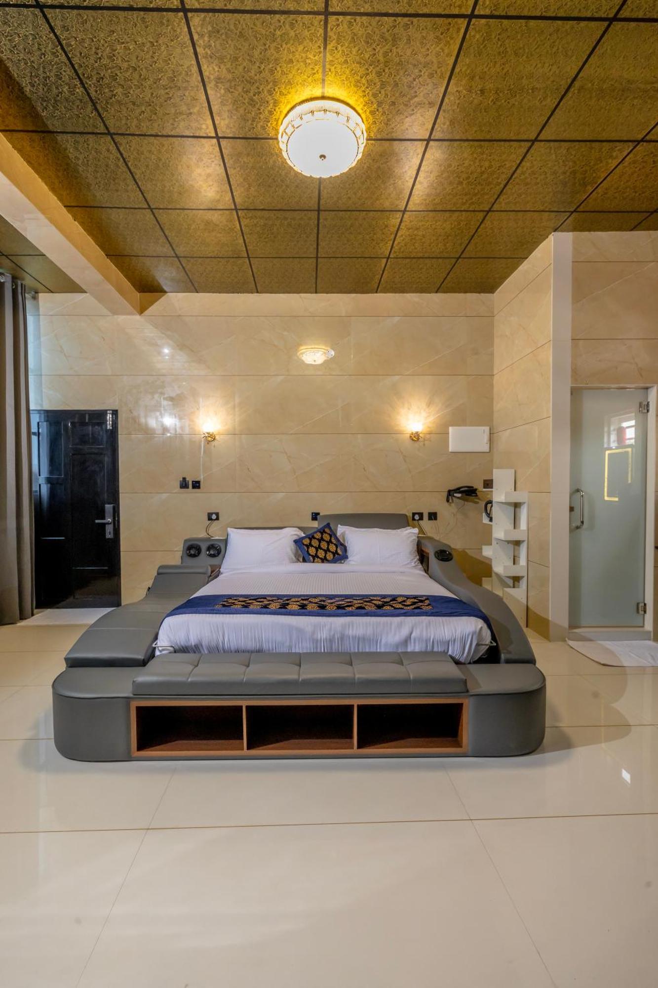 Willington & Harbour View Residency Hotell Kochi Exteriör bild