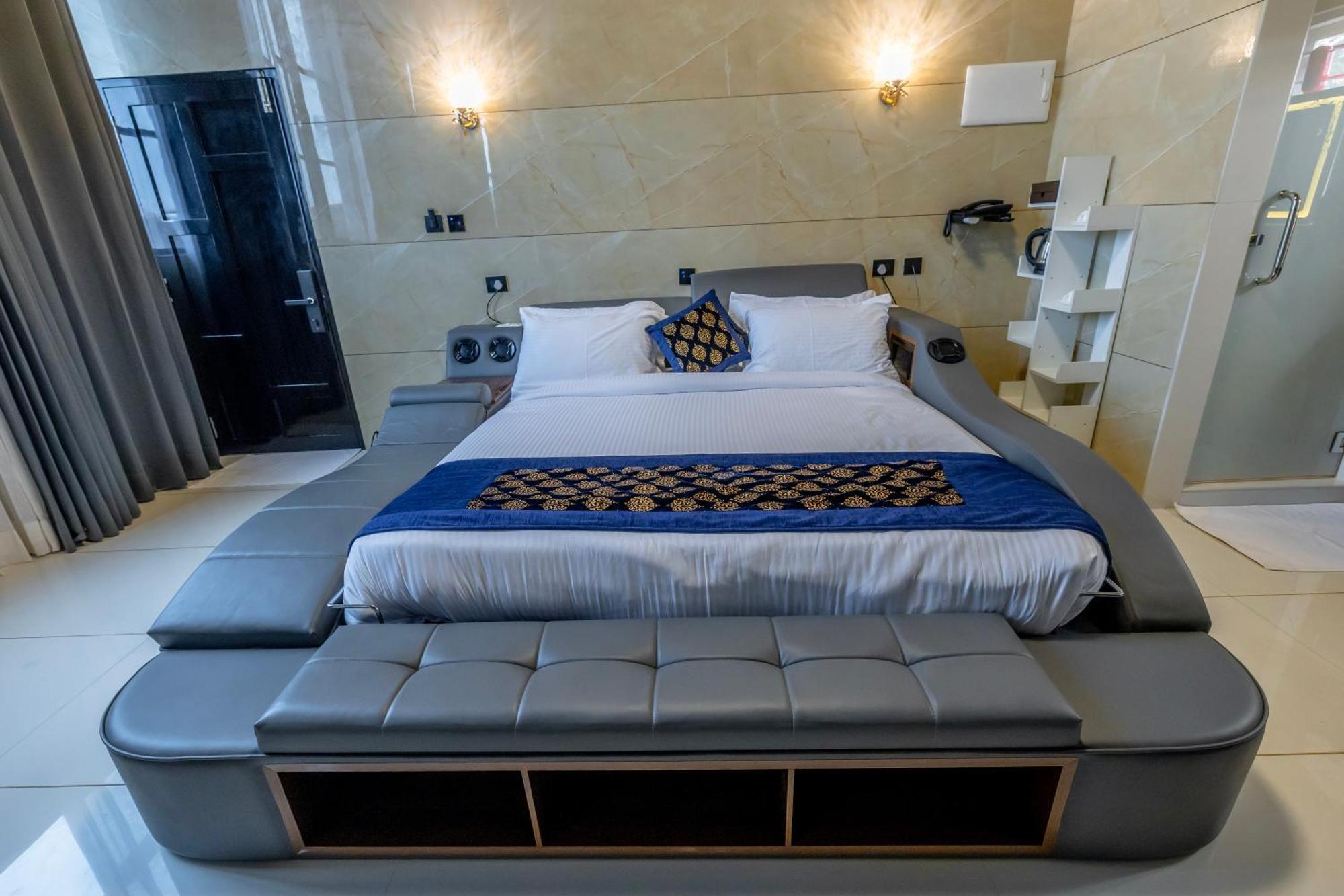 Willington & Harbour View Residency Hotell Kochi Exteriör bild